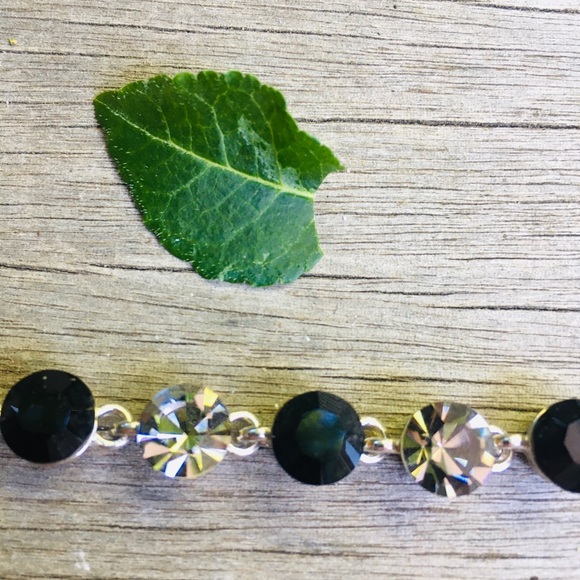 Black and silver charm bracelet! - Picture 2 of 4